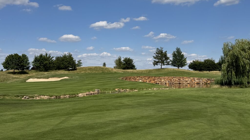 Albatross Golf Resort